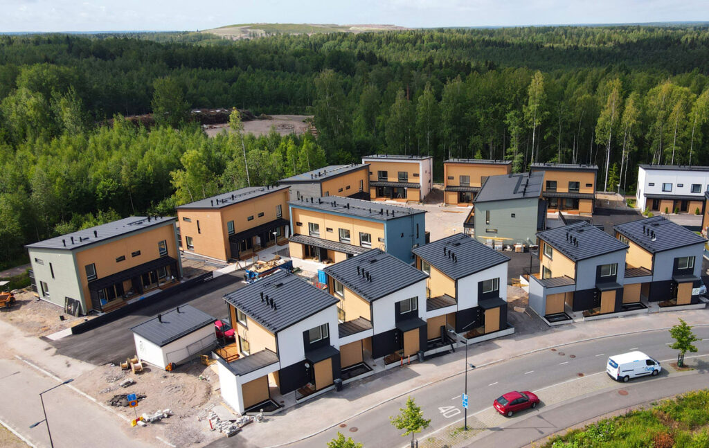 Ilmakuva Lappwallin puuelementeistä rakennetusta pientaloalueesta.