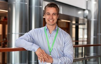 ”Uteliaisuus muita aloja kohtaan ja eri osaamisen yhdistäminen on hyödyllistä nykyajan yritysmaailmassa”, sanoo
Kim Kutvonen.