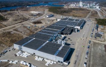 Metsä Groupin Äänekosken tehtaat ilmasta käsin katsottuna.