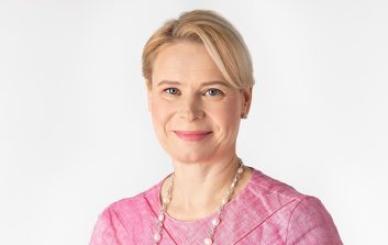 Pia Oesch Huoltovarmuuskeskuksen energiahuolto-osaston johtaja.